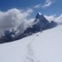 zuerst zeigt sich Dent d'Hérens und dann das Matterhorn